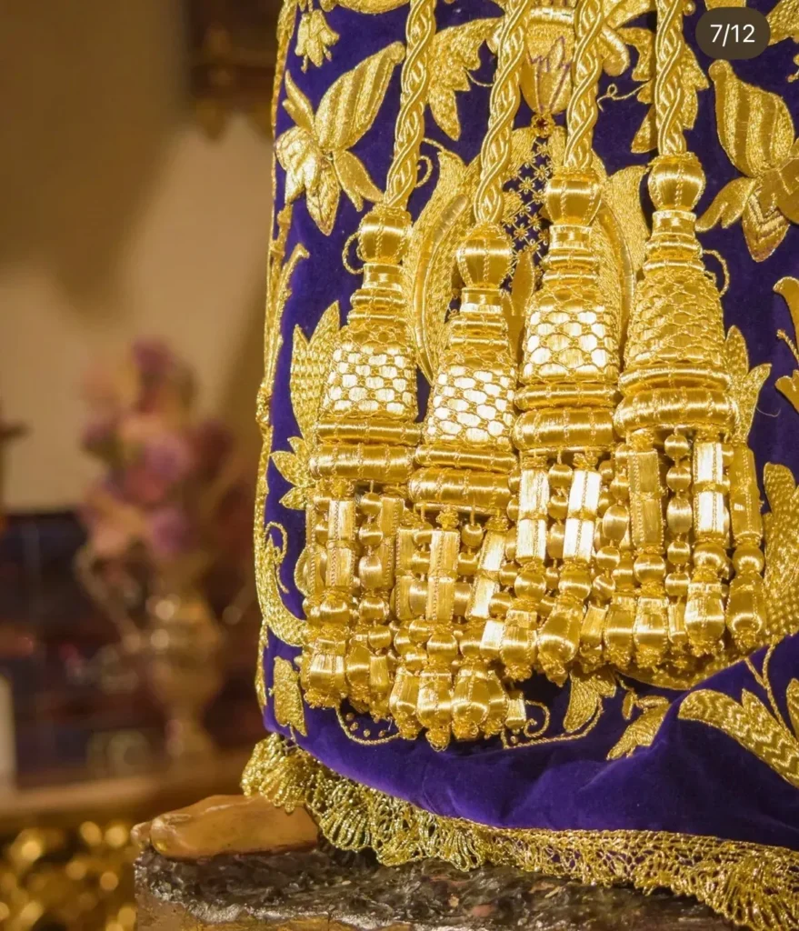 Cíngulo de oro con borlas para imagen de Cristo