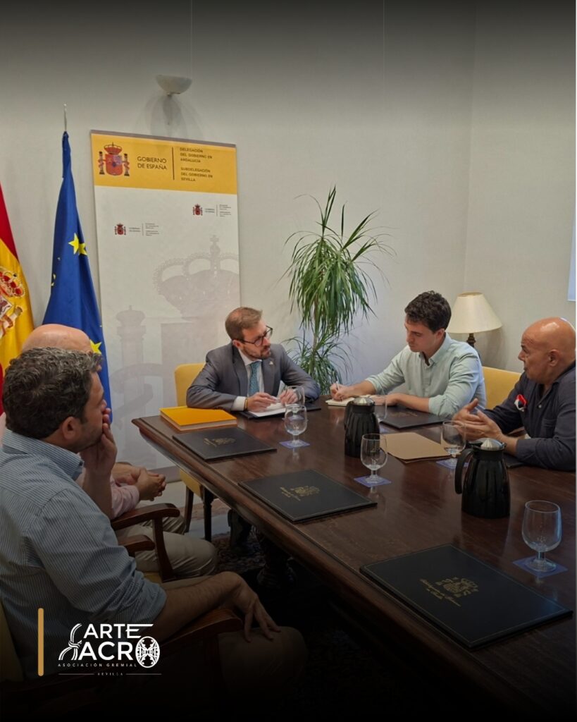 Reunión de la Asociación Gremial Sevillana de Arte Sacro con el Subdelegado del Gobierno en Sevilla